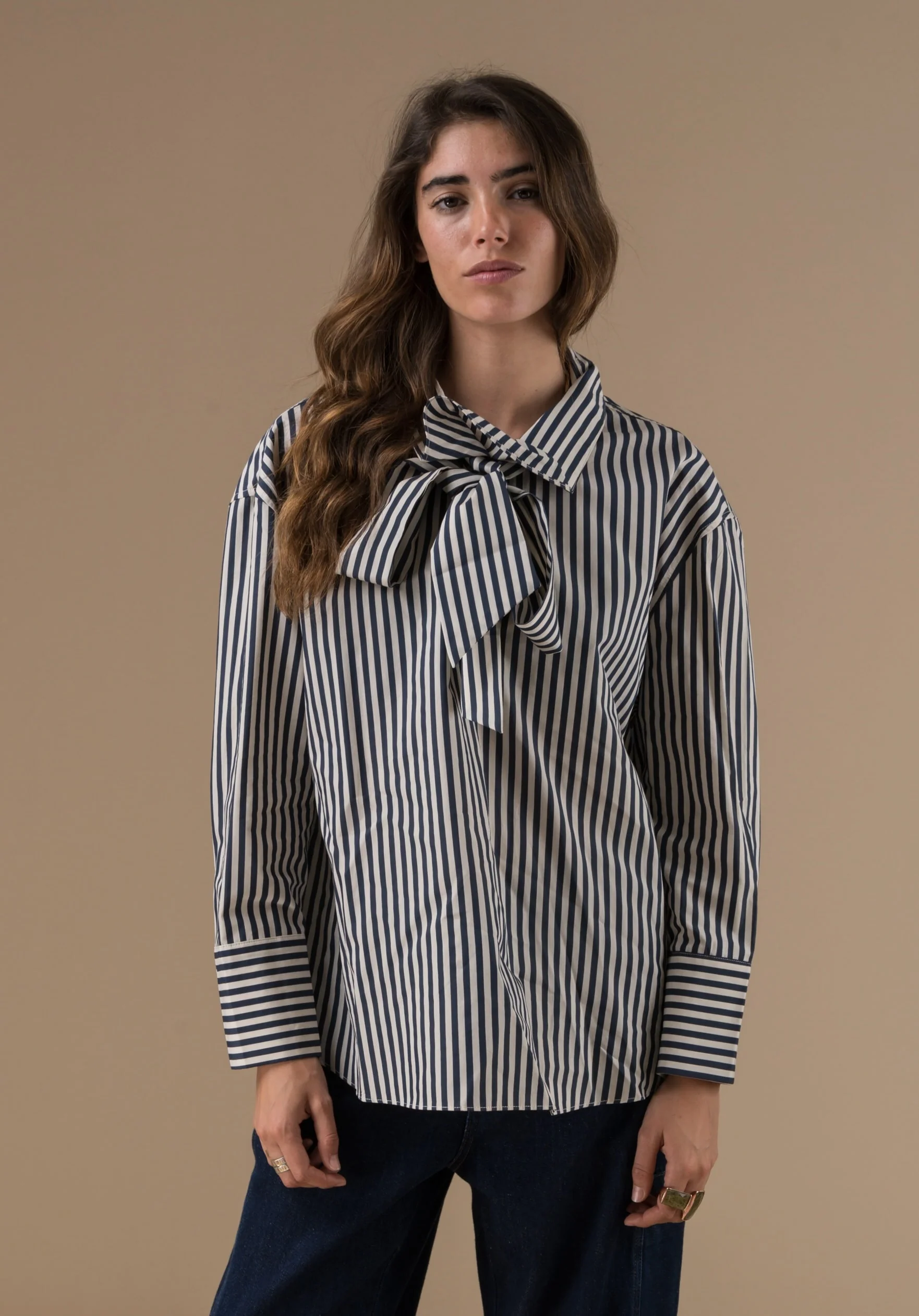 Chemise Cyclamen à col lavallière – Image 3