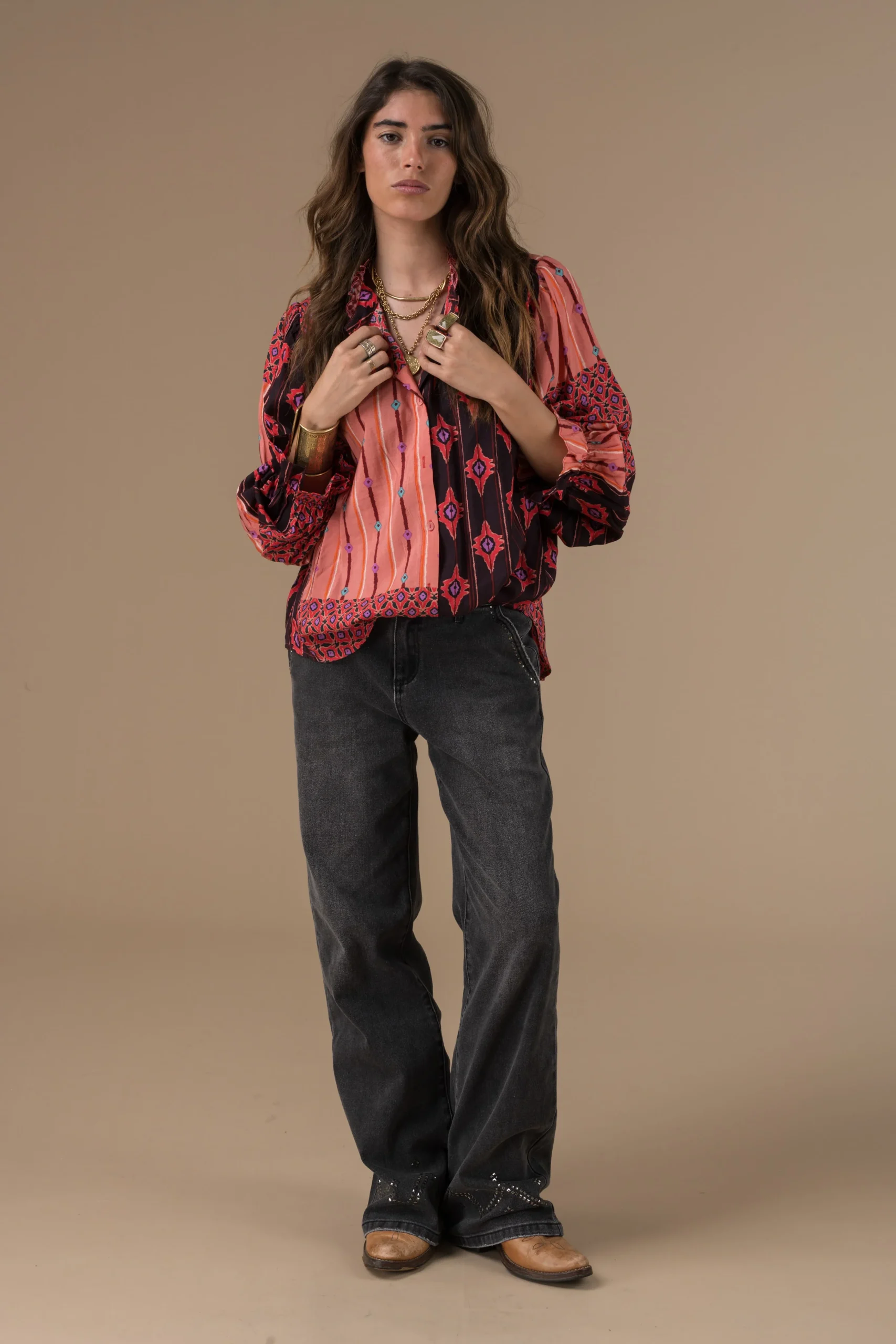 Blouse Tulipe asymétrique à manches longues – Image 4