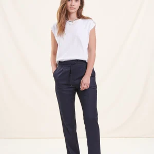 Pantalon bleu coupe carotte