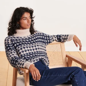 Pull bleu en jacquard à col roulé