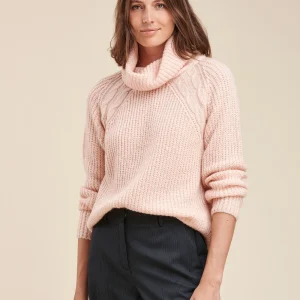 Pull mousseux col boule