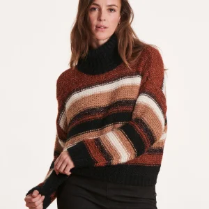 Pull marron à larges rayures et col roulé