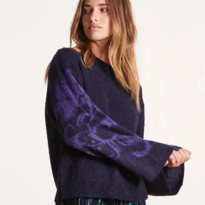 Pull bleu foncé ample à motif