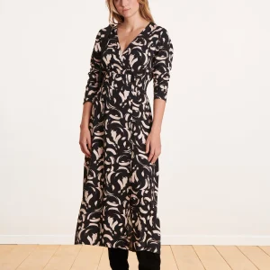 Robe longue cintrée portefeuille noir et blanc imprimée