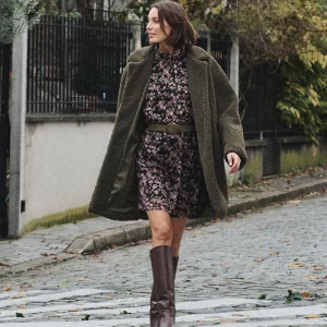 Robe courte ample noire en voile imprimé à fleurs