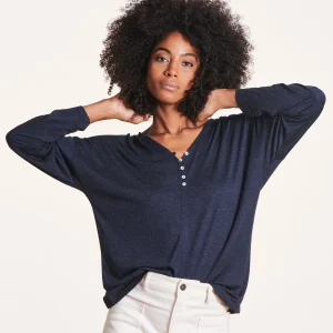 T-shirt bleu foncé manches longues encolure V