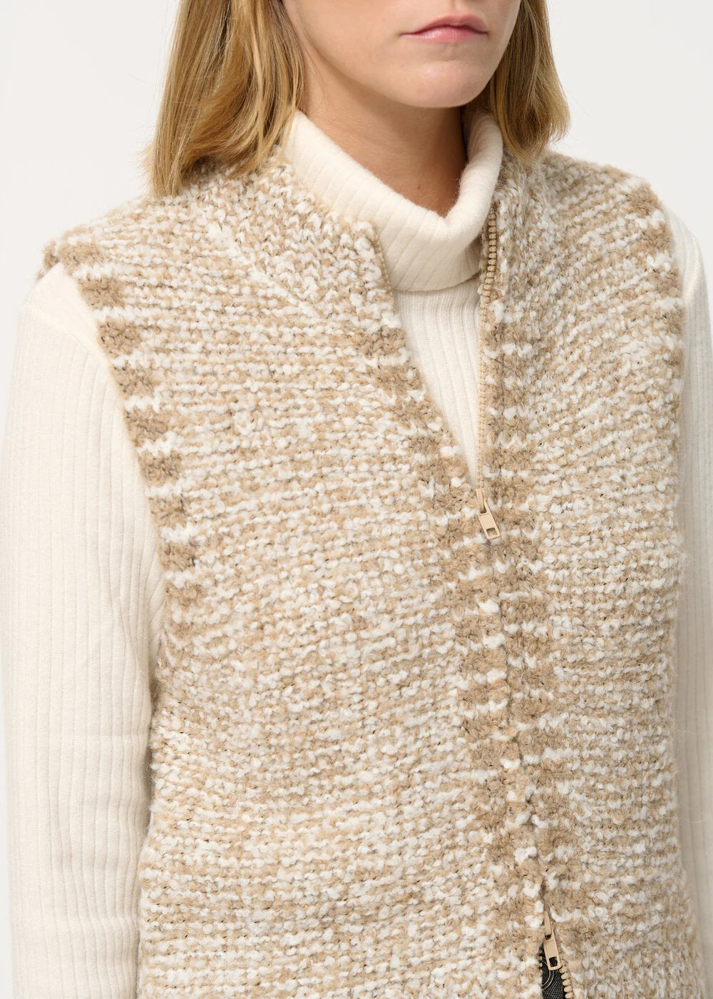 Gilet court beige sans manches maille bicolore – Image 4