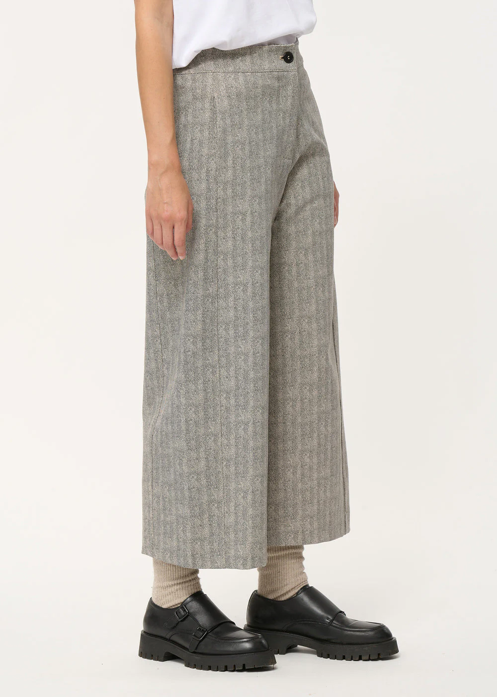 Pantalon large gris à chevrons taille haute – Image 5