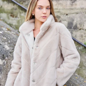 MADONE - Manteau long en fausse fourrure