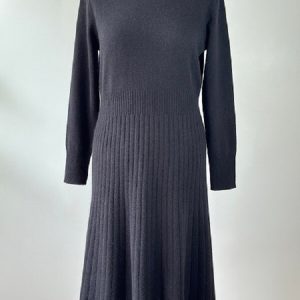 Robe noire laine et cachemire plissée mi-longue – Elena