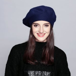Béret en Laine Tricotée Bleu Marine