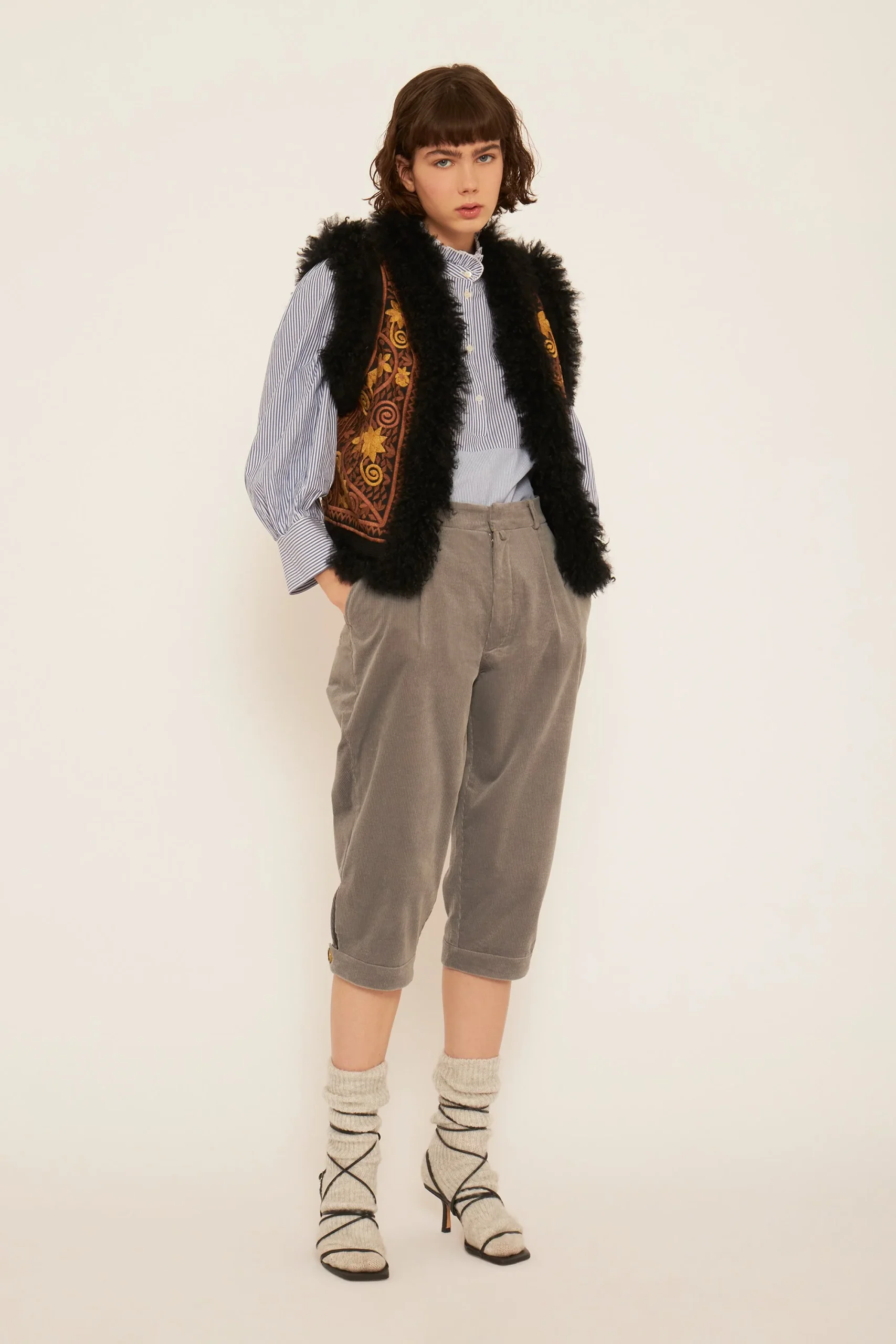 Gilet sans manches brodé Jimmy – Image 2